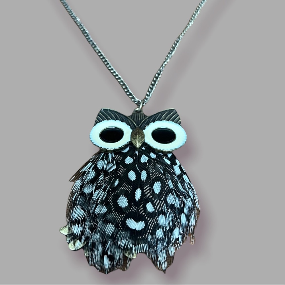 Gold tone white black owl 🦉 very long woman necklace